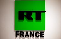  نقابات الموظفين في الفرع الفرنسي لقناة "آر تي" الروسية المحظورة في الاتحاد الأوروبي تعلن الحسابات المصرفية للقناة قد تمّ تجميدها، 20 يناير 2023.