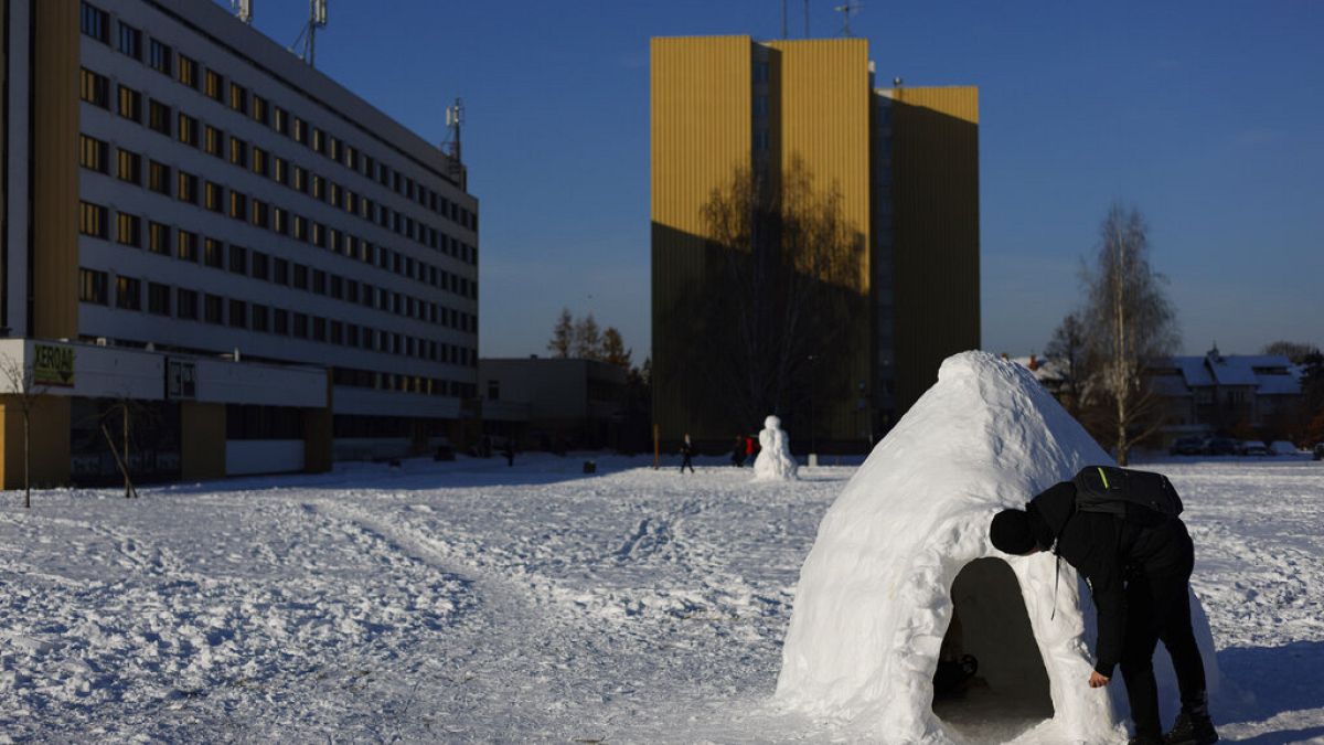 Forte queda de neve na Polónia e Albânia