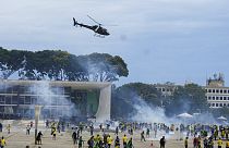 Eski Devlet Başkanı Bolsonaro taraftarlarına polis müdahale etti (arşiv)