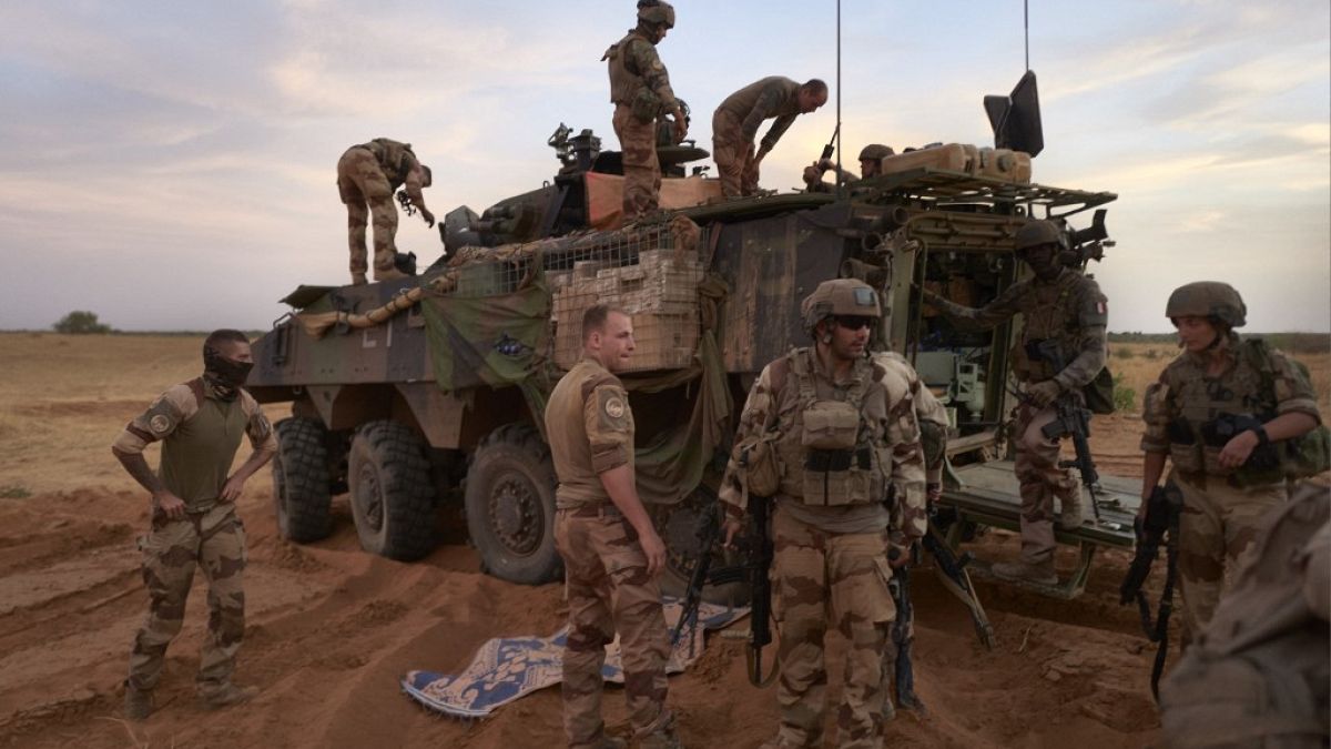 Burkina Faso'da görev yapan Fransız askerler