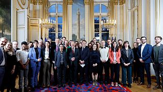 Gruppenbild mit Scholz, Macron und der Jugend 