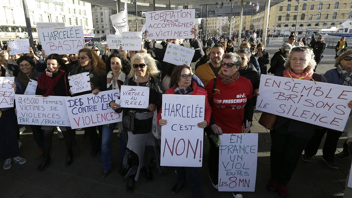 نساء فرنسيات خلال مظاهرة نسوية في مرسيليا، جنوب فرنسا أكتوبر2017