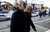 Ο πατέρας του Άλκη Καμπανού, Άρης Καμπανός προσέρχεται στη δίκη των 12 κατηγορουμένων για τη δολοφονία του Άλκη Καμπανού στη Θεσσαλονίκη 