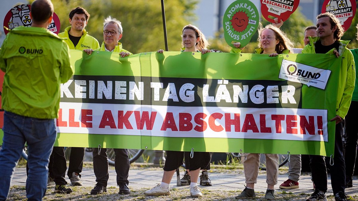 متظاهرون من جمعية "BUND" خلال مظاهرة ضد إستعمال الطاقة النووية، برلين، ألمانيا، سبتمبر/أيلول 2022