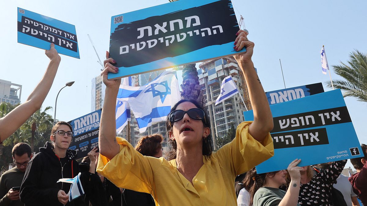احتجاجات على خطط الحكومة الإسرائيلية المثيرة للجدل لإصلاح النظام القضائي