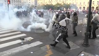 Violentos enfrentamientos en Lima, Perú 