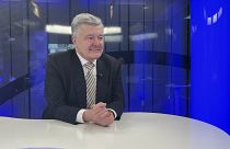 Petro Poroshenko, Ukrajna korábbi elnöke az Euronewsnak adott interjú alatt Brüsszelben