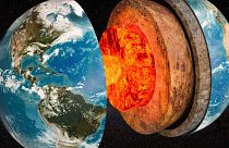 El núcleo de la Tierra se encuentra a miles de kilómetros bajo la superficie.