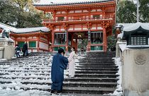 الثلوج تغطي المعالم السياحية في كيوتو اليابانية