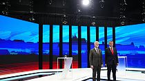Петр Павел (слева) и Андрей Бабиш (справа) позируют перед дебатами. Прага, Чехия. 25 января 2023.