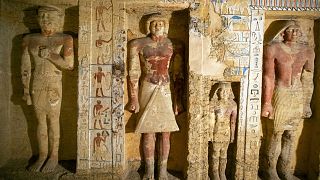 یکی از مقبره‌های کشف شده در سایت باستان شناسی سقاره در ۳۰ کیلومتری جنوب قاهره، مصر، شنبه، ۳ اکتبر ۲۰۲۰. 