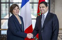 وزير الخارجية المغربي ناصر بوريطة رفقة نظيرته الفرنسية كاثرين كولونا في الرباط يوم 16 ديسمبر 2022.