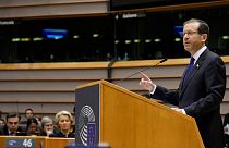 الرئيس الإسرائيلي اسحق هرتسوغ يلقي خطاباً أمام البرلمان الأوروبي لمناسبة يوم ذكرى المحرقة، 26 يناير 2023. 