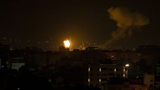 غارة جوية إسرائيلية وسط قطاع غزة يوم الجمعة 27 يناير 2023.