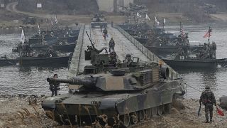 دبابات أبرامز إم1 آي2 خلال تدريبات عسكرية في كوريا الجنوبية [أرشيف] 