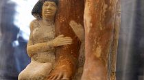 Die ägyptische Antikenbehörde hat Dutzende neuer archäologische Funde präsentiert