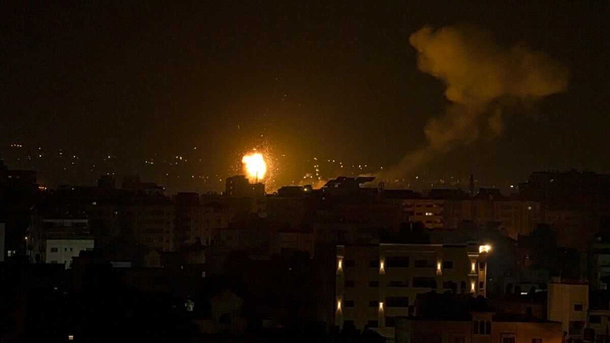 Füst, tűz Gáza felett