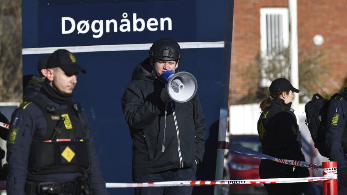 Aşırı sağcı Rasmus Paludan bu kez Danimarka'da Kuran-ı Kerim yaktı