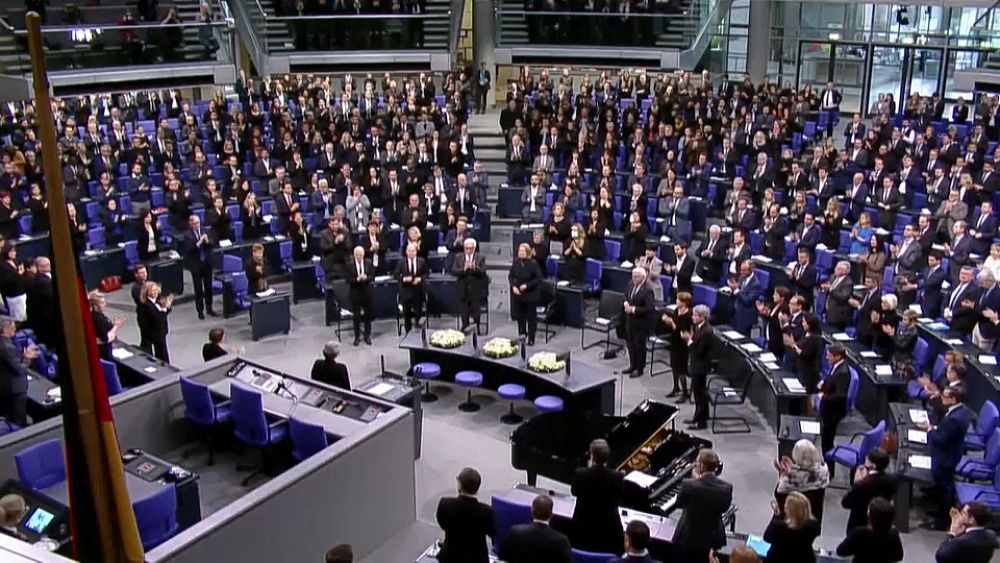 Omaggio del Bundestag alle vittime della furia nazista