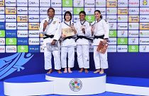 Il podio della categoria femminile -63kg, con il bronzo di Thauany Capanni Dias.