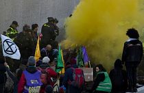 Задержание протестующих на акции Extinction Rebellion в Гааге, 28 января 2023 года.