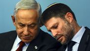  وزير المالية الإسرائيلي بتسلئيل سموتريتش إلى جانب رئيس الوزراء بنيامين نتنياهو 