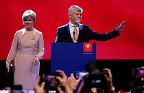 O Prsidente eleito da Chéquia, Petr Pavel, com a mulher Eva, na celebração do triunfo