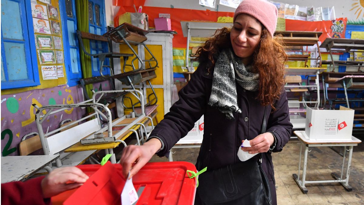 مراكز الاقتراع تفتح أبوابها في تونس - أرشيف