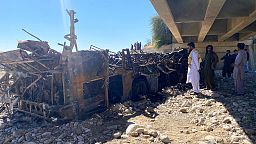 Pakistan'da otobüs kazasında en az 44 kişi öldü