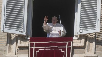 Папа Франциск после молитвы "Ангелус" на пл. Св. Петра 29 января 2023