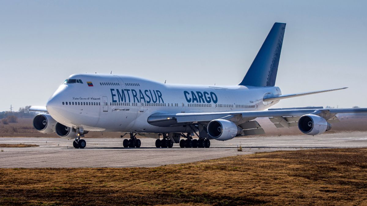 طائرة بوينغ 747، أول طائرة "جامبو جيت" تستعد لتوديع الأجواء.