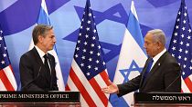 وزير الخارجية الأمريكي أنطوني بلينكن ورئيس الوزراء الإسرائيلي بنيامين نتنياهو 