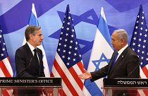 وزير الخارجية الأمريكي أنطوني بلينكن ورئيس الوزراء الإسرائيلي بنيامين نتنياهو 