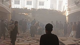 Pakistan'da camiye intihar saldırısı düzenlendi