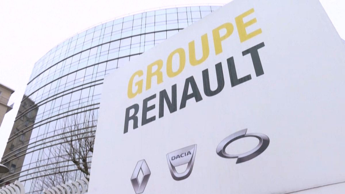 Вывеска автоконцерна Renault 
