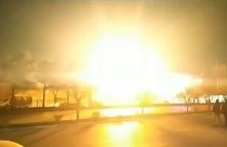 صورة مقتطعة من مقطع فيديو يُظهر انفجارًا في محافظة أصفهان الإيرانية.