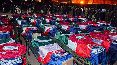 Funeral das vítimas do atentado à bomba no Paquistão