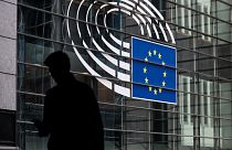 Az Európai Parlament jelképe a testület brüsszeli épületén