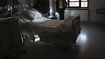 Belgisches Militär wurde in mehrere Krankenhäuser und Pflegeheime beordert, um das Gesundheitspersonal zu entlasten