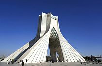 İran'ın başkenti Tahran'ın simgelerinden Azadi Kulesi