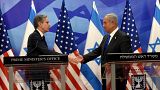 آنتونی بلینکن وزیر امور خارجه آمریکا و بنیامین نتانیاهو نخست وزیر اسرائیل پس از دیدار در دفتر نخست وزیری در اورشلیم