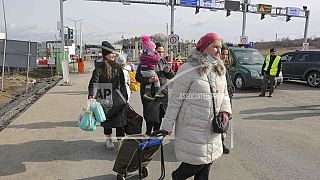 Rifugiate ucraine alla frontiera di Medyka con la Polonia, 26 febbraio 2022.