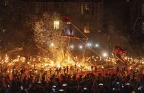 Das Verbrennen der Galeere ist eine der spektakulärsten Traditionen beim "Up Helly Aa"-Fest.