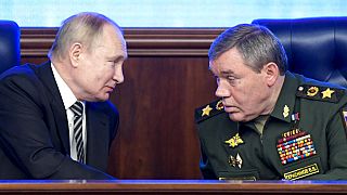 Russian President Vladimir Put, left, and Russian General Staff Valery Gerasimov - illusztráció