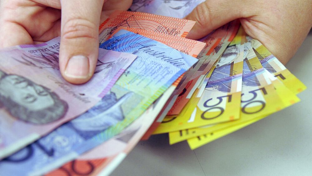 Avustralya yeni tasarlayacağı banknotlardan İngiliz hükümdarını kaldırıyor