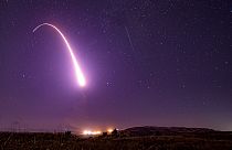 إطلاق صاروخ باليستي عابر للقارات مينيوتمان 3 غير مسلح أثناء اختبار تشغيلي في قاعدة فاندنبرغ الجوية، كاليفورنيا، 2 أكتوبر 20