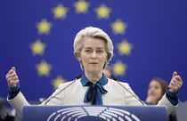 رئيسة مفوضية الاتحاد الأوروبي أورسولا فون دير لاين تلقي خطابها في البرلمان الأوروبي. 2023/01/18