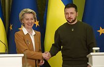 Avrupa Komisyonu Başkanı Ursula von der Leyen Ukrayna Devlet Başkanı Vladimir Zelenskiy ile görüştü