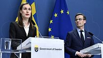A finn kormányfő, Sanna Marin, a svéd miniszterelnökkel, Ulf Kristerssonnal tartott közös sajtótájékoztatón
