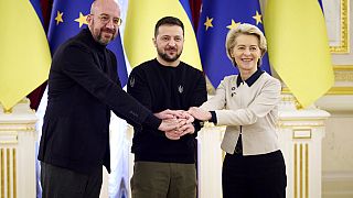De g. à dr. : le président du Conseil européen C. Michel, le président ukrainien V. Zelensky et la cheffe de la Commission européenne U. von der Leyen - Kyiv, le 03/02/2023